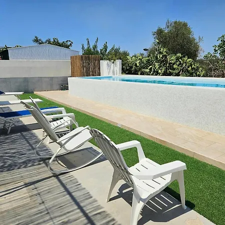 Villa La Rondinella - *